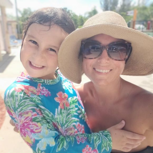 Meet your Posher, Colleen - Picture 1 of 1